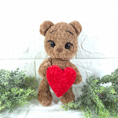 Ръчно плетена играчка- Мече